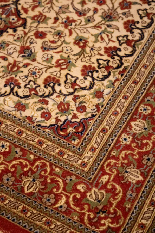 Isfahan Medallion Rug