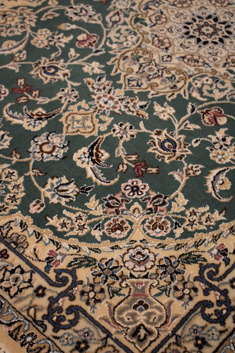 Traditional Green Nain Carpet