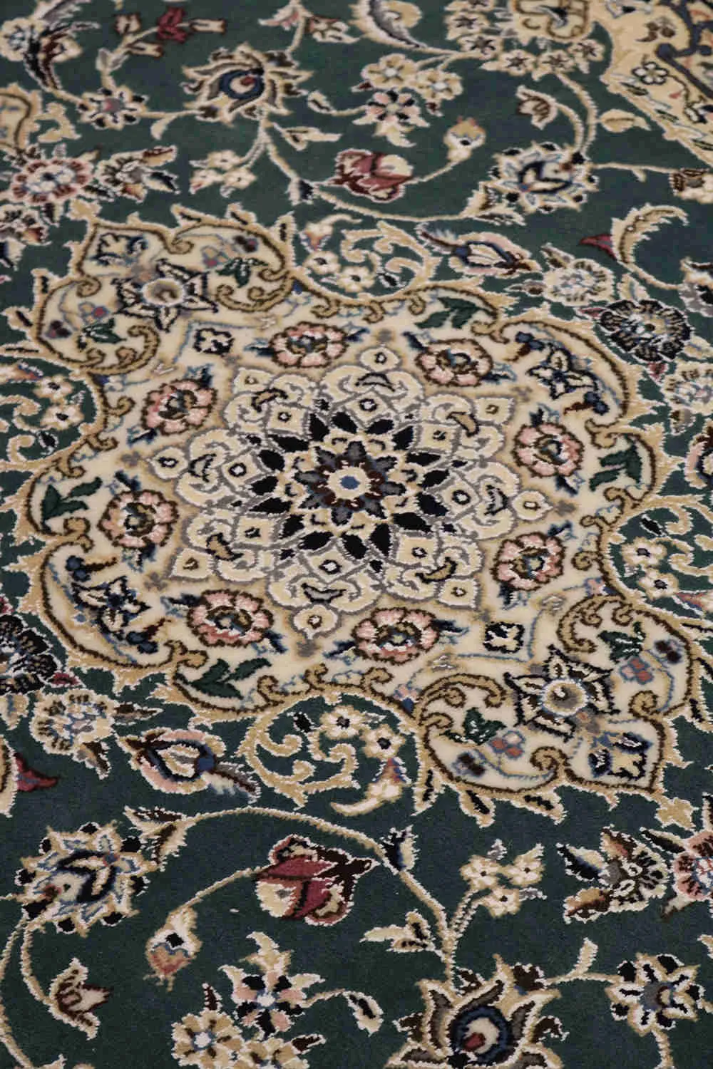 Traditional Green Nain Carpet