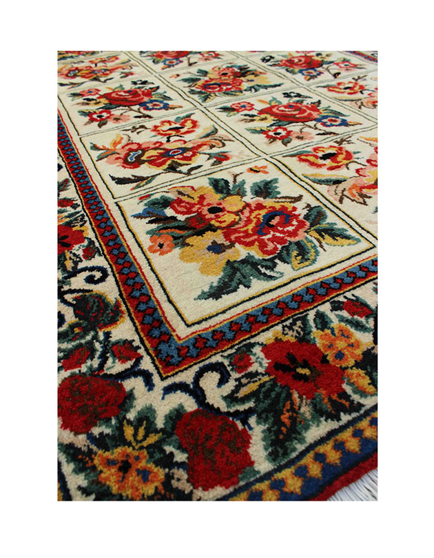 Handmade Persian Bakhtiari Rose Kheshti Wool rug 010275