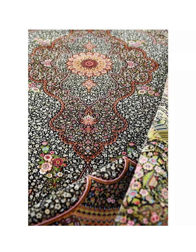 Machine-made Traditional Persian Qom Silk Carpet