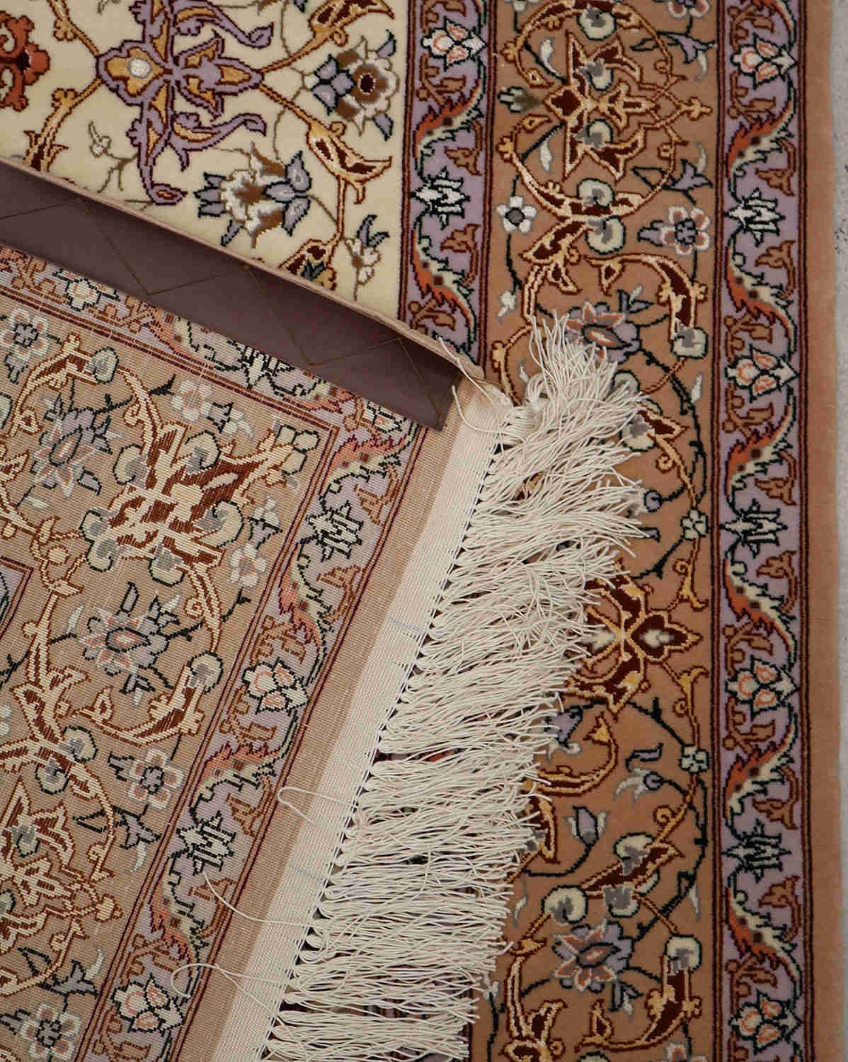 Fine Persian Esfahan Carpet 2044